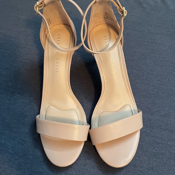 Kelly & Katie Baby Pink Heels 👠 - Picture 2 of 3